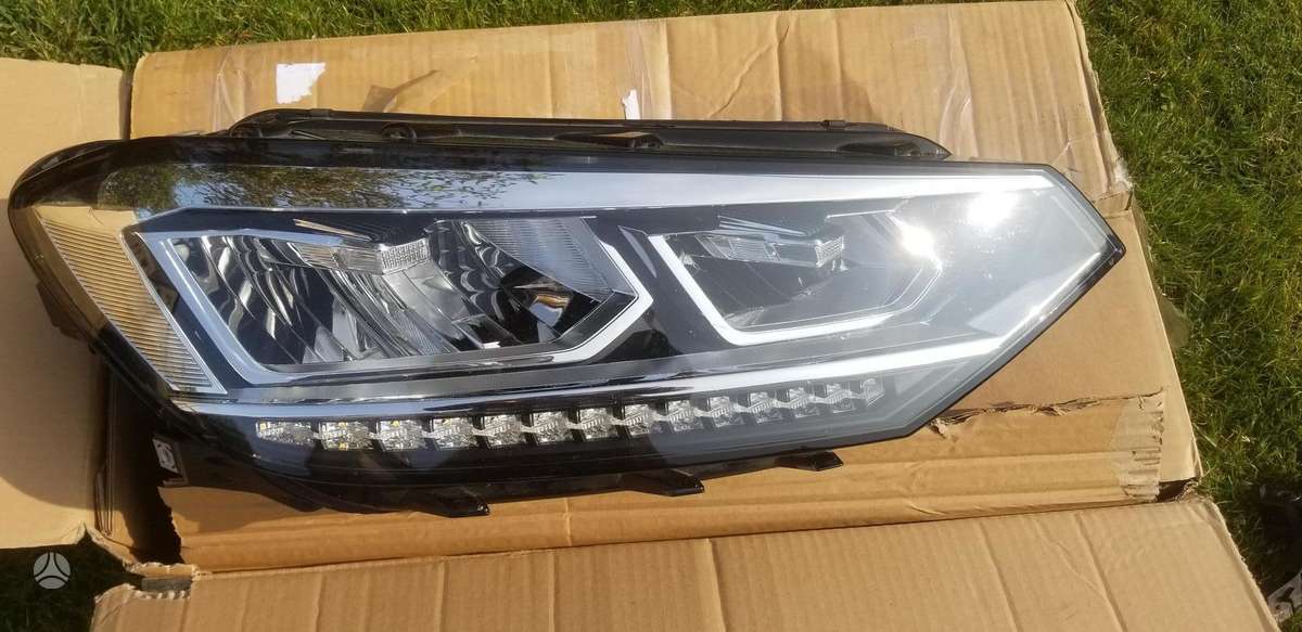 Volkswagen Touran lights
