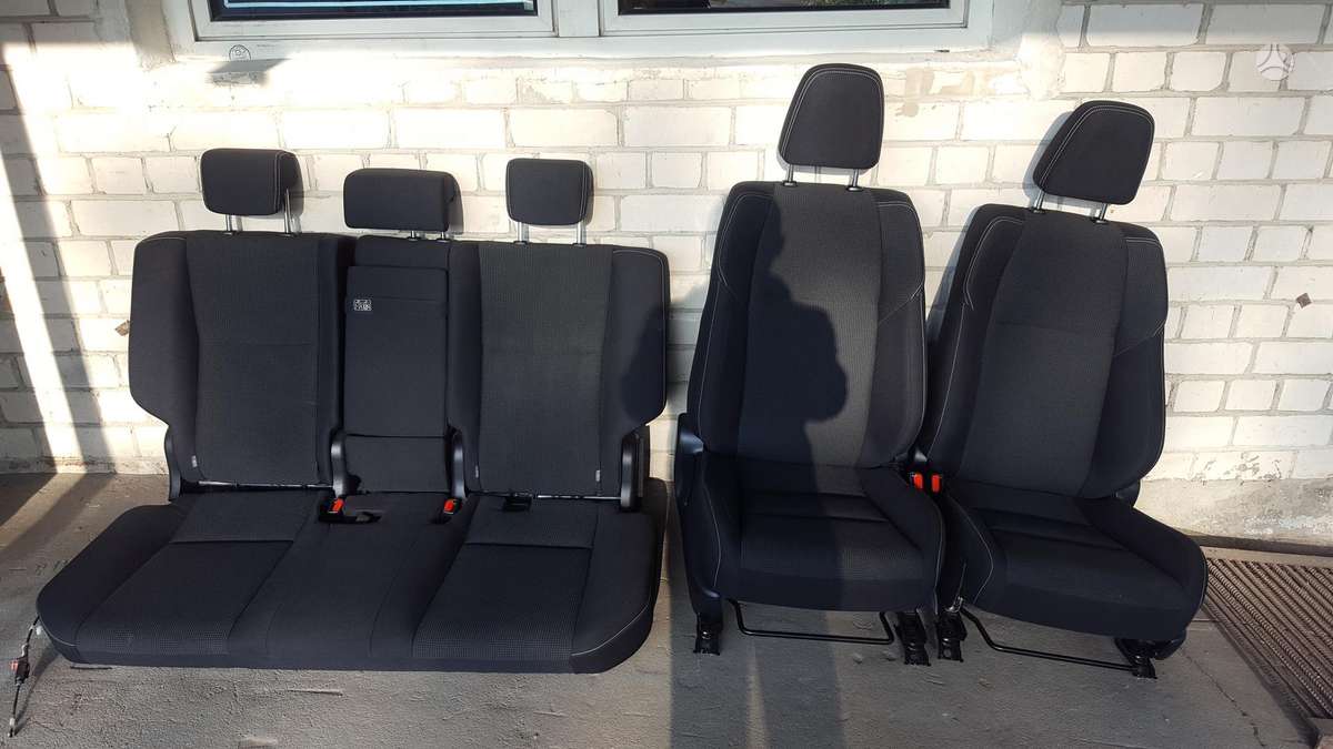 Toyota RAV4 dalimis