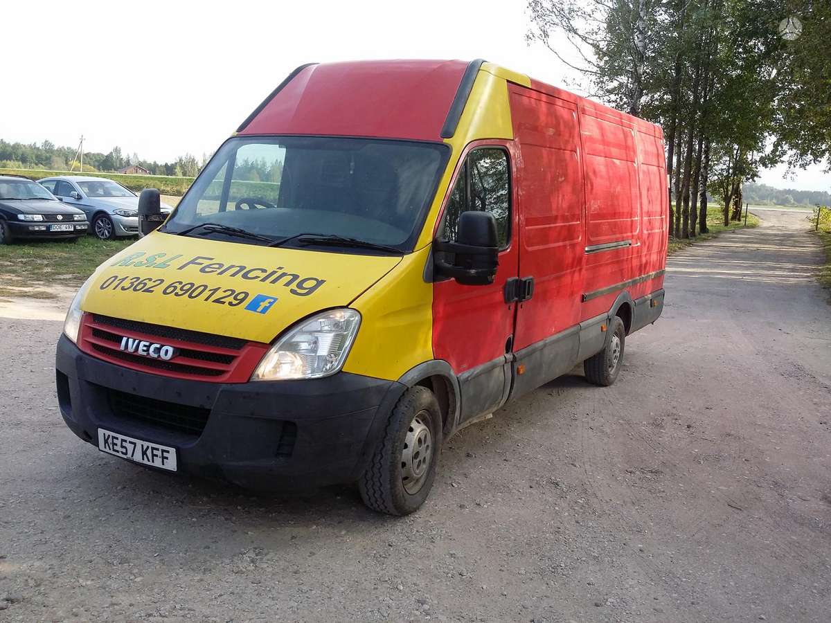 Iveco 35s12, грузовые микроавтобусы