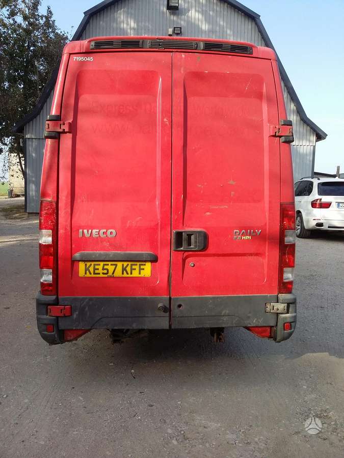 Iveco 35s12, грузовые микроавтобусы