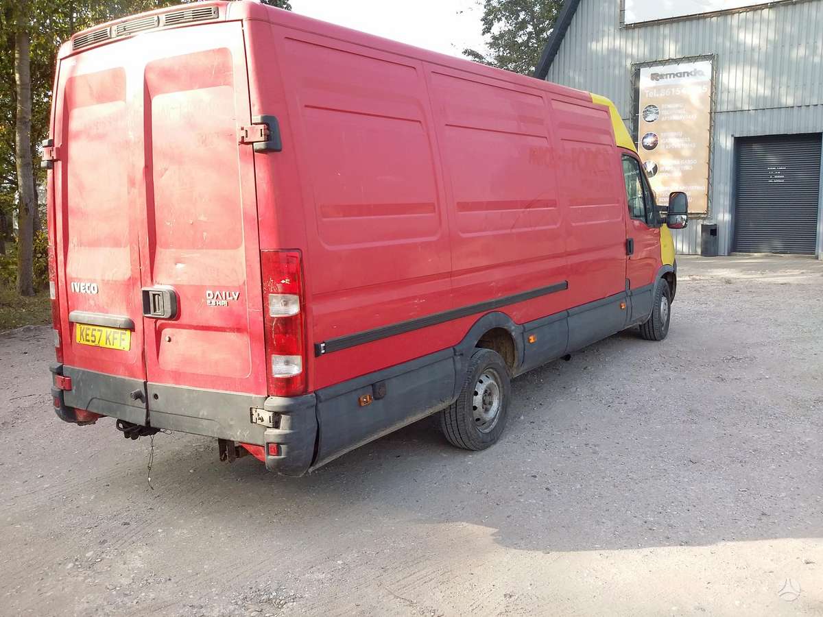 Iveco 35s12, грузовые микроавтобусы