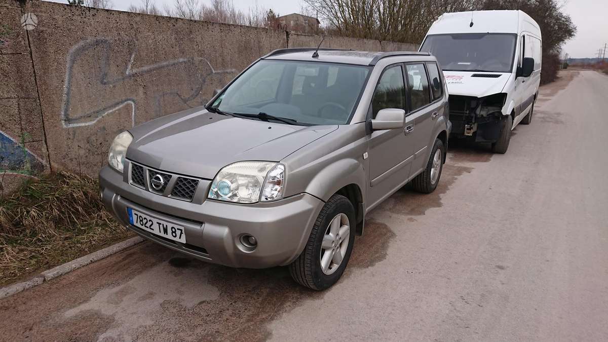 Nissan X-Trail for parts