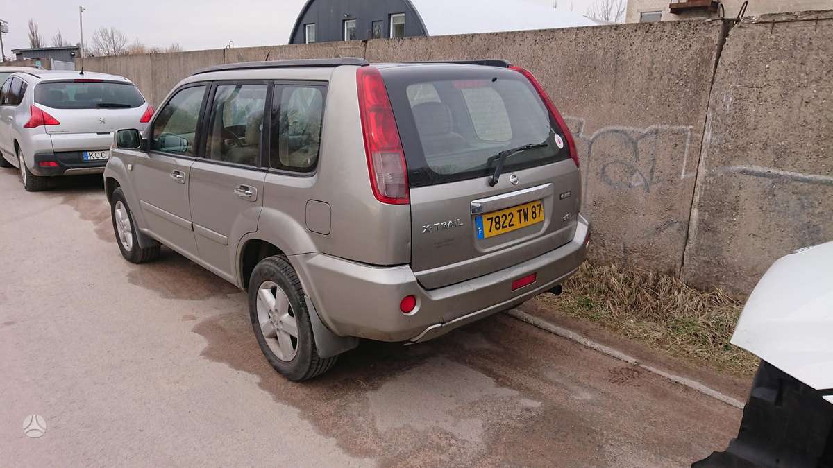 Nissan X-Trail dalimis