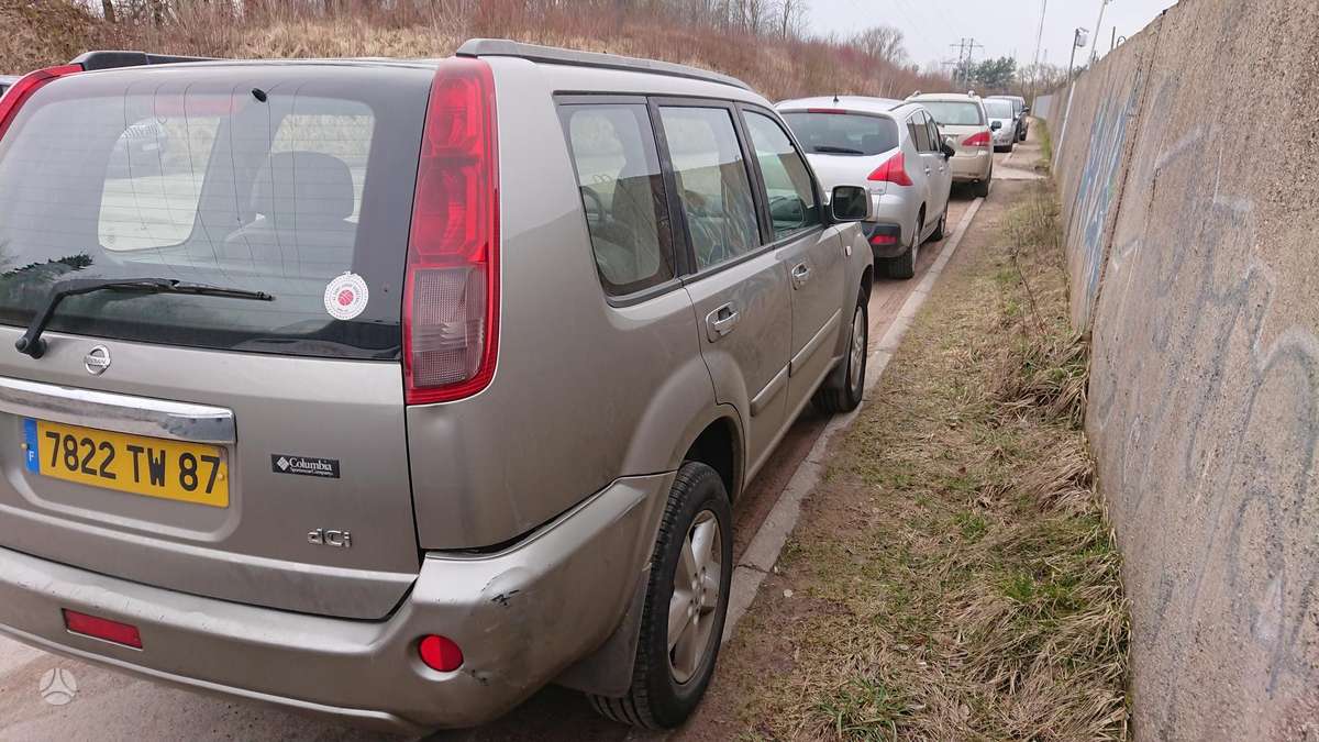 Nissan X-Trail for parts