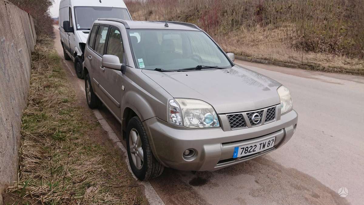 Nissan X-Trail for parts