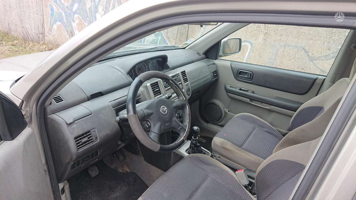 Nissan X-Trail for parts
