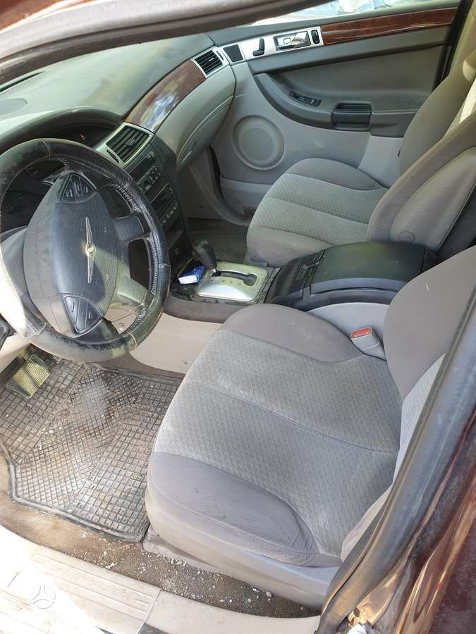Chrysler Pacifica dalimis