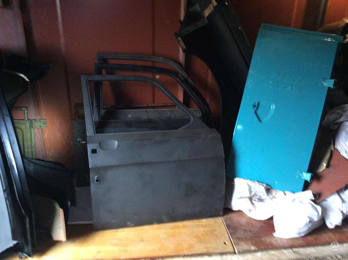 GAZ 24 детали кузова