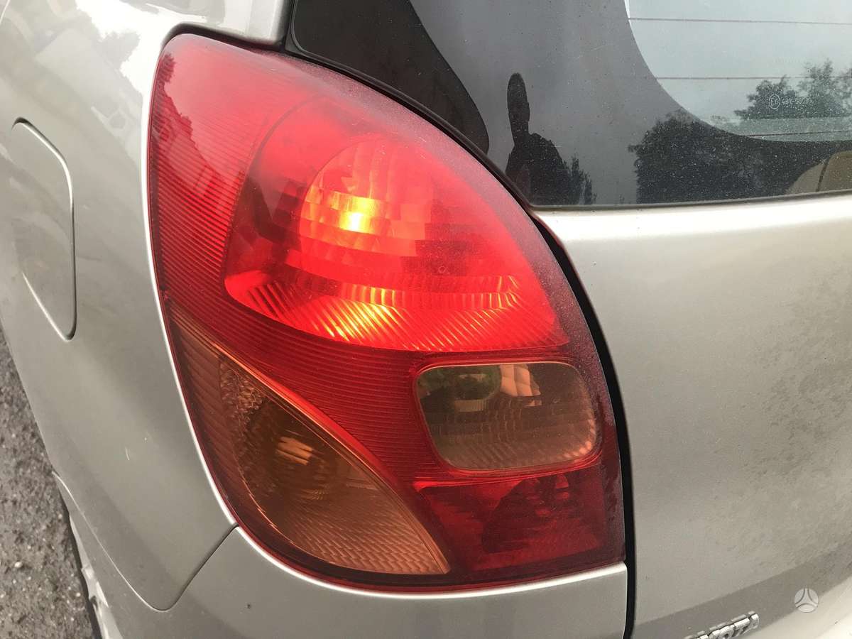 Toyota Corolla Verso dalimis