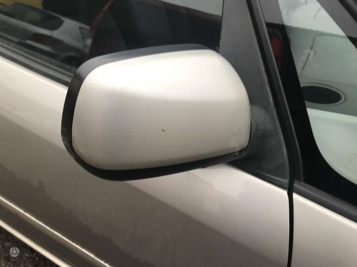 Toyota Corolla Verso по частям