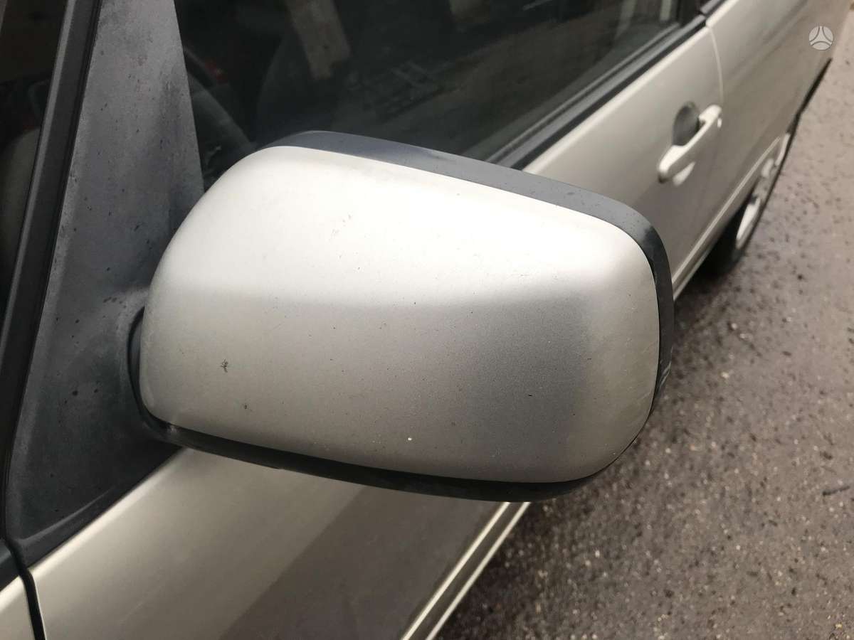 Toyota Corolla Verso по частям