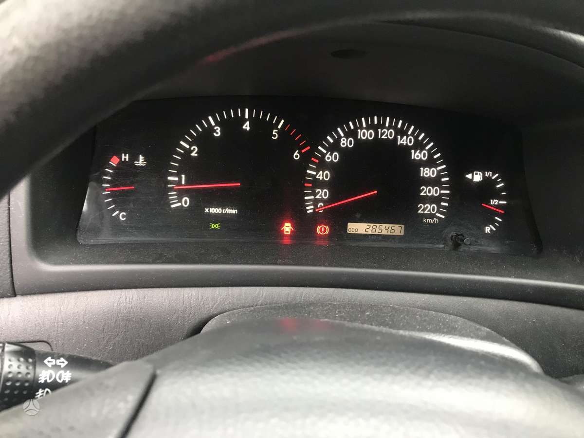 Toyota Corolla Verso dalimis