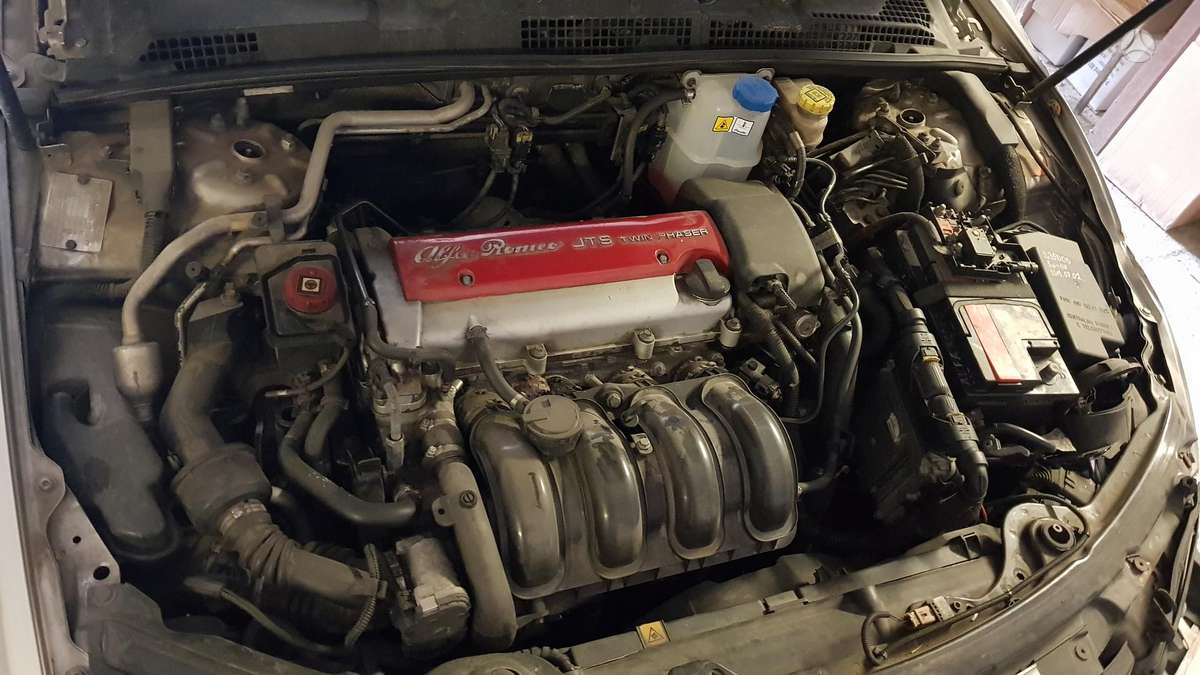Alfa Romeo Brera по частям