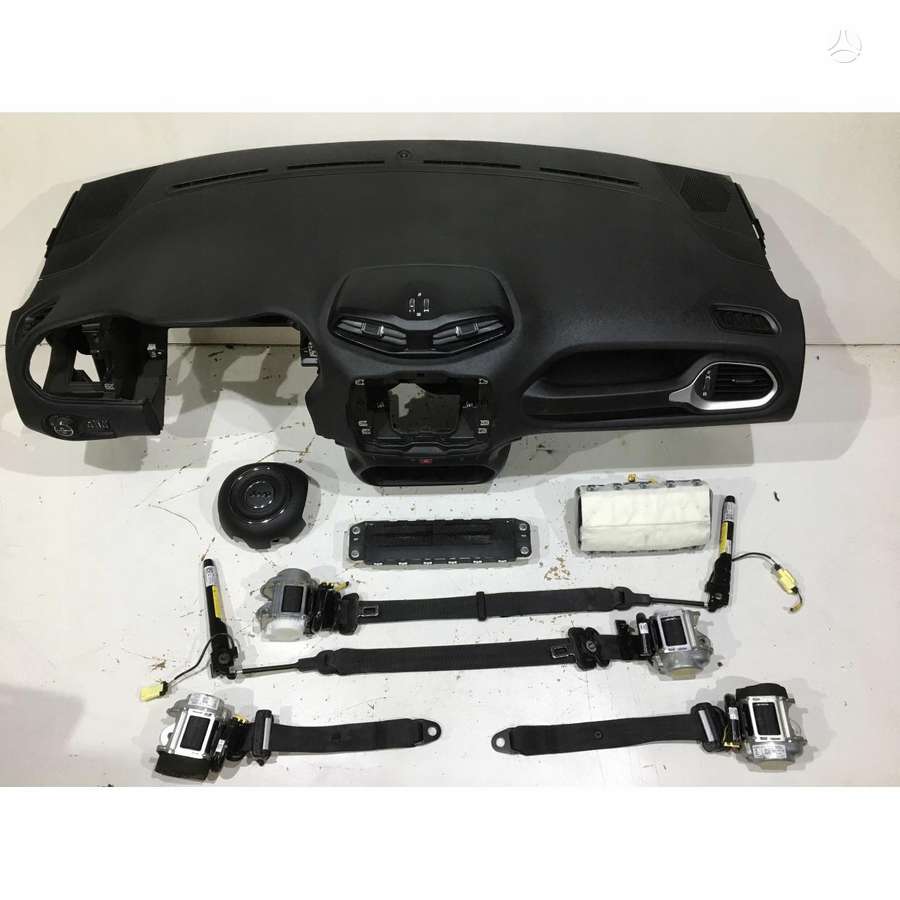 Jeep Renegade salono detalės