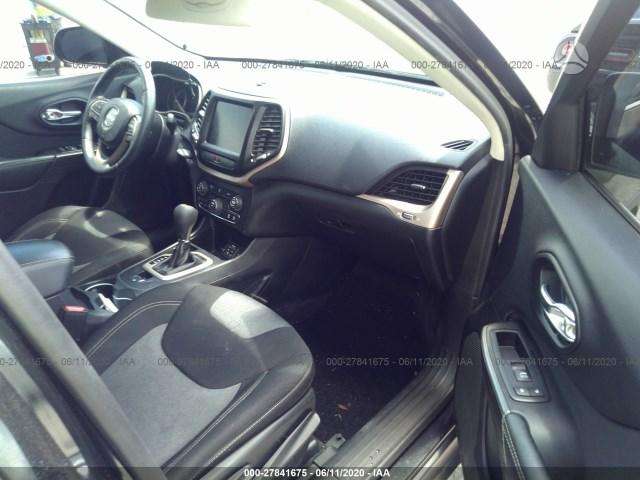 Jeep Cherokee dalimis