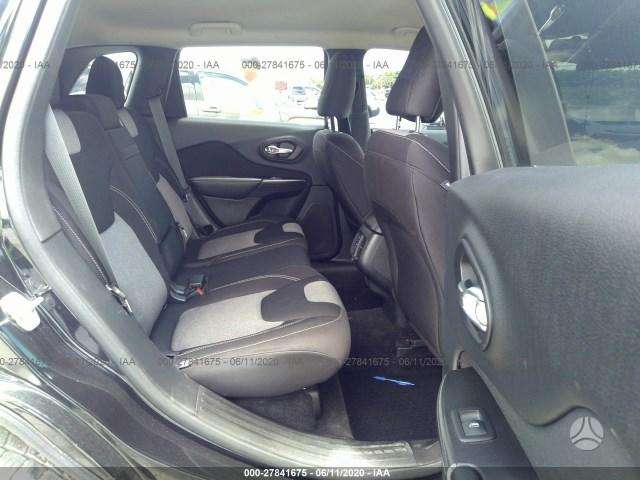 Jeep Cherokee dalimis