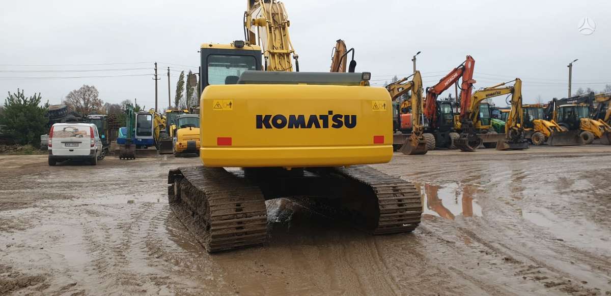 Komatsu PC210LC-7, ekskavatori