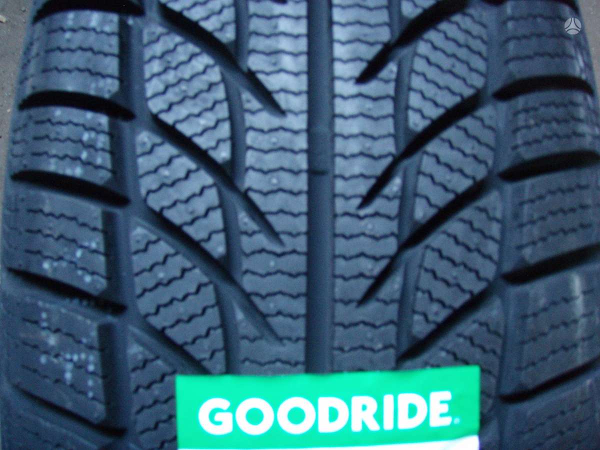 Pirelli, žieminės 235/45 R18