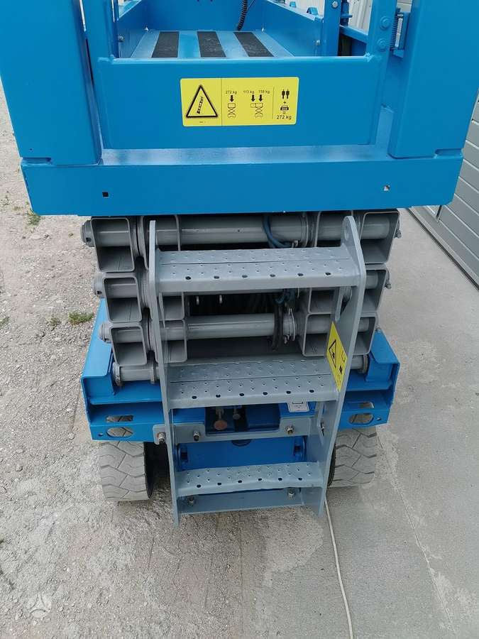 Genie 2632, scissor lift