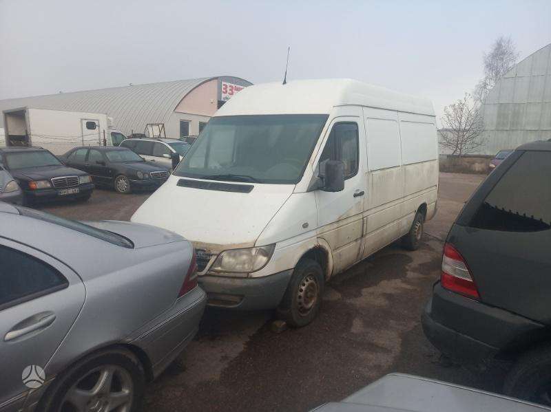 Mercedes-Benz Sprinter, preču