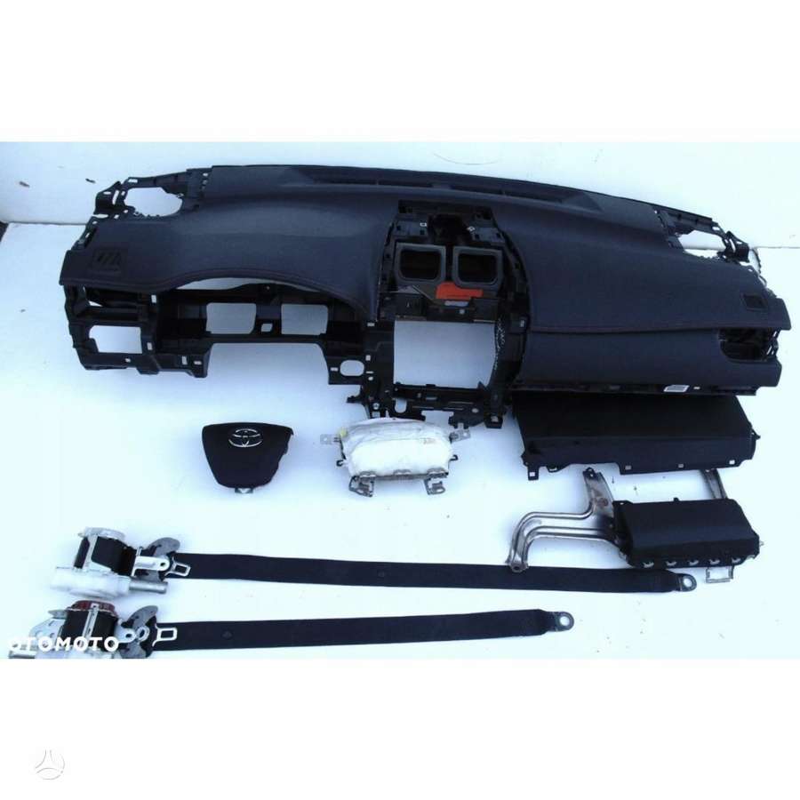 Toyota Camry детали салона
