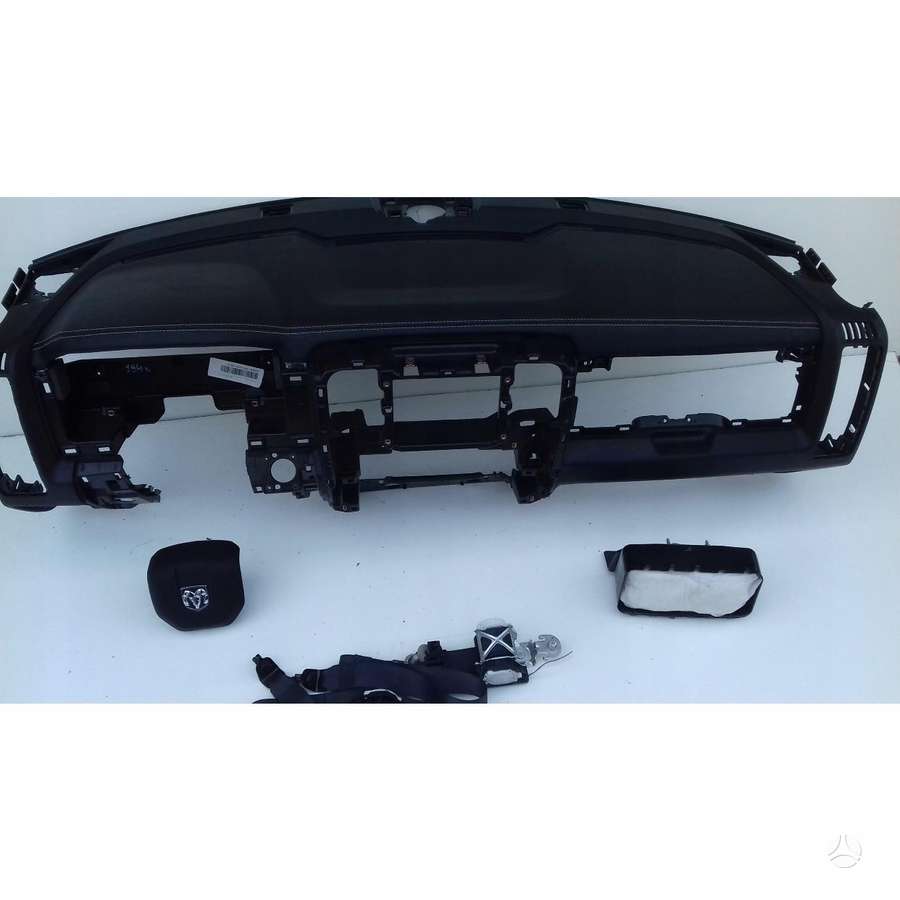 Dodge Ram salono detalės