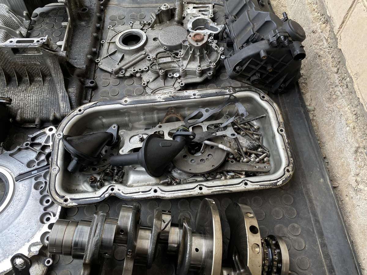 Volkswagen Touareg engine parts