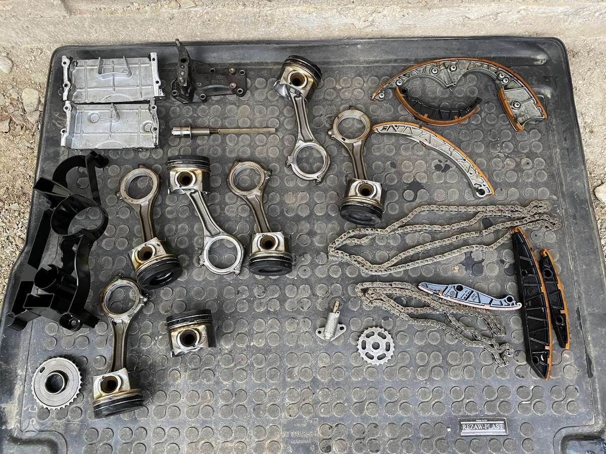 Volkswagen Touareg engine parts
