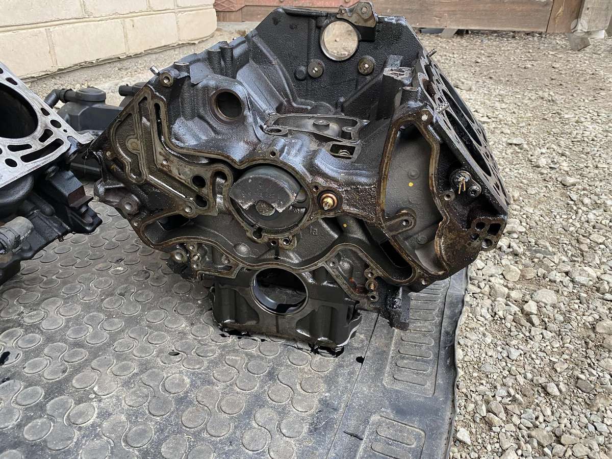 Volkswagen Touareg engine parts