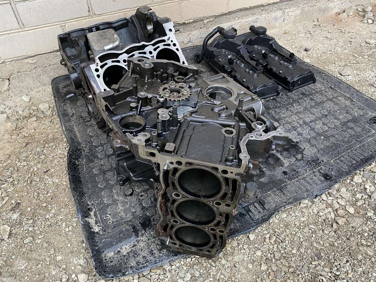 Volkswagen Touareg engine parts