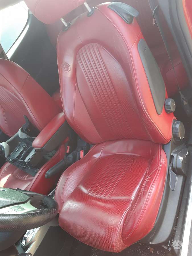 Alfa Romeo Mito Yra daugiau ardomu auto ir varikliu galimas pristatymas 160 000k