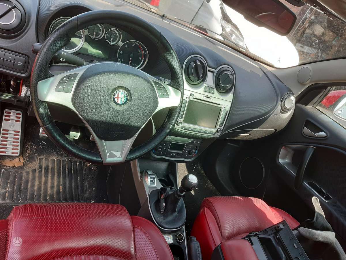 Alfa Romeo Mito Yra daugiau ardomu auto ir varikliu galimas pristatymas 160 000k