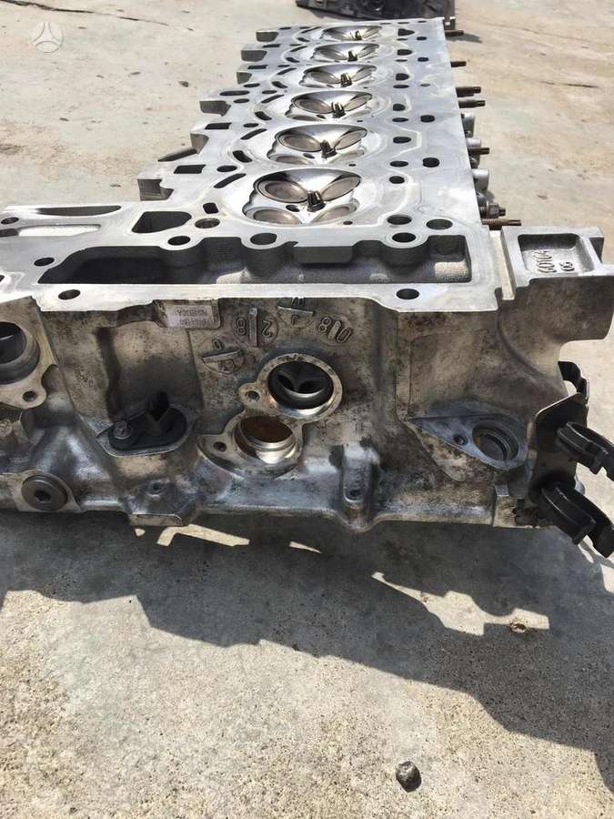 BMW 530, N53B30A, cylinder head