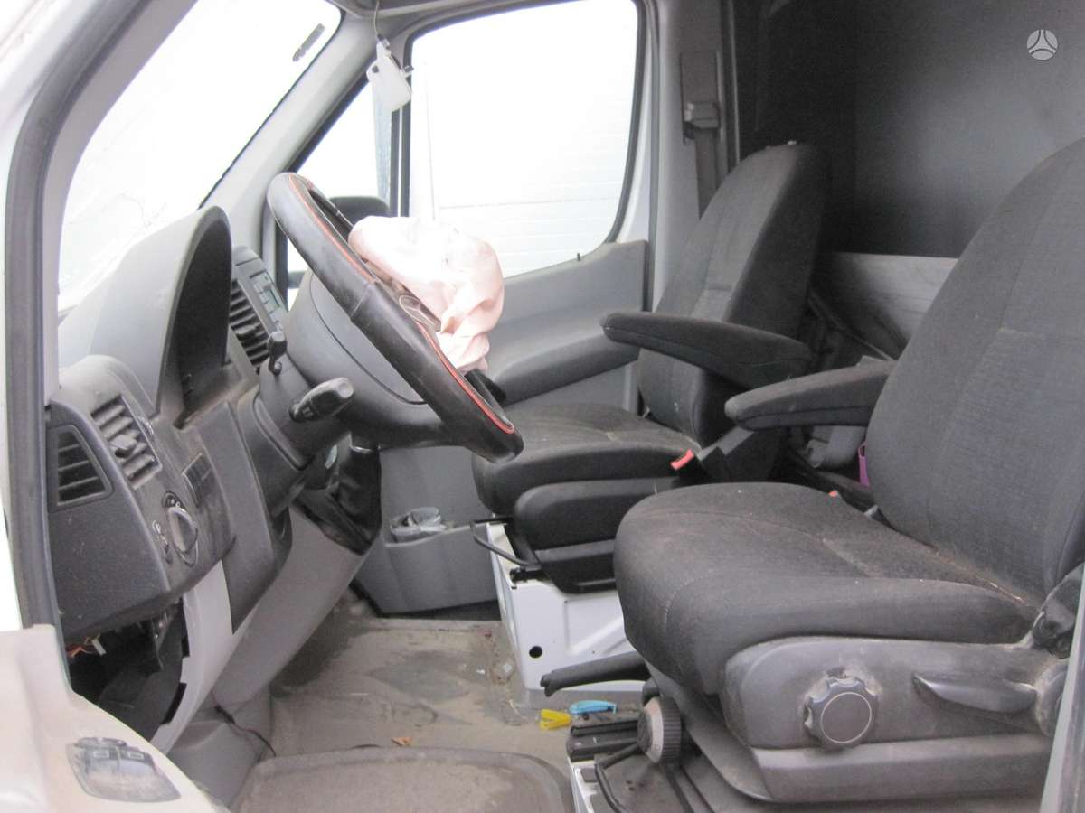 Mercedes-Benz Sprinter, preču