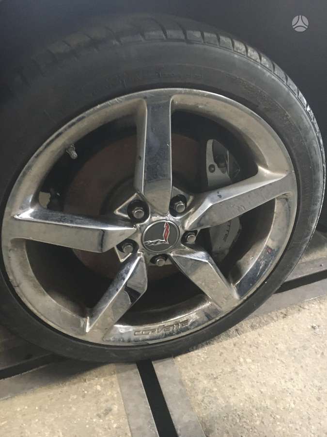 Chevrolet Corvette, Duris, doors