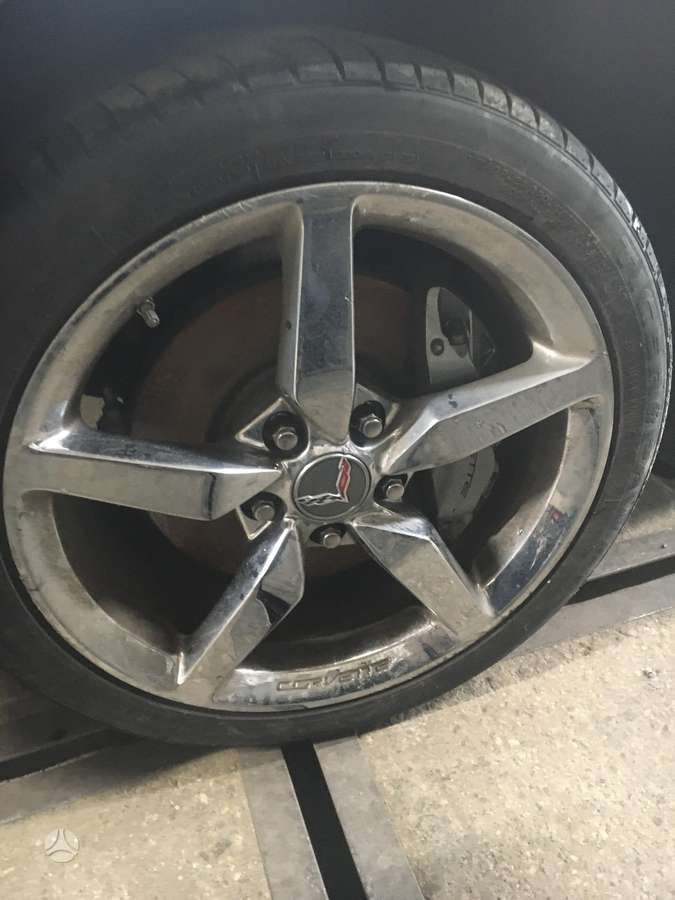 Chevrolet Corvette, Duris, durys