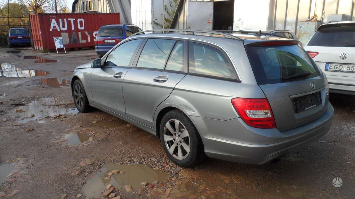 Mercedes-Benz C klasė dalimis