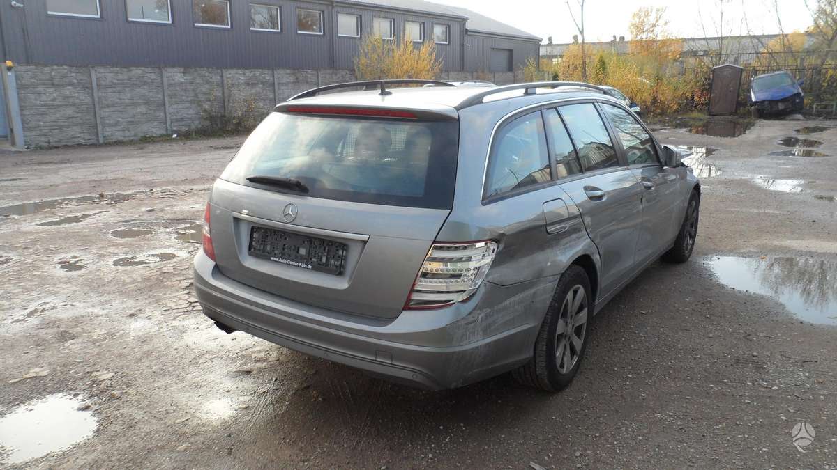 Mercedes-Benz C klasė dalimis