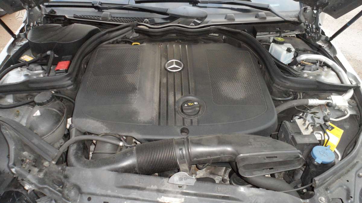 Mercedes-Benz C klasė dalimis