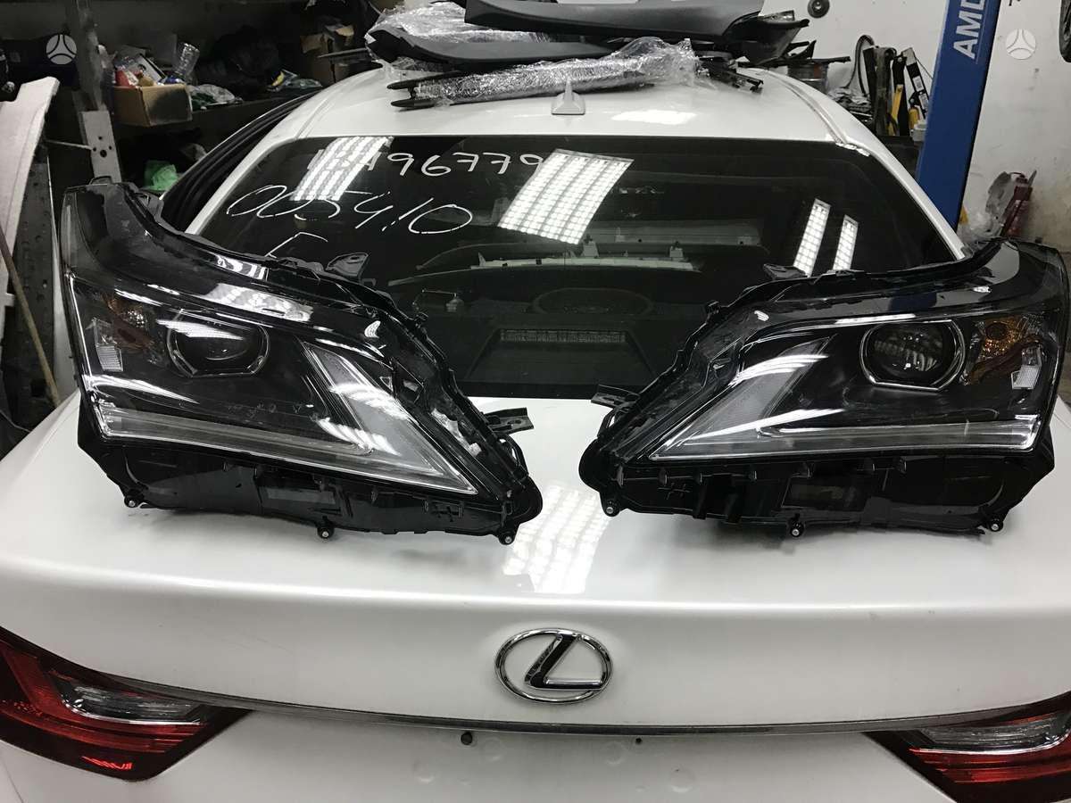 Lexus RX klasė Yra vietoje