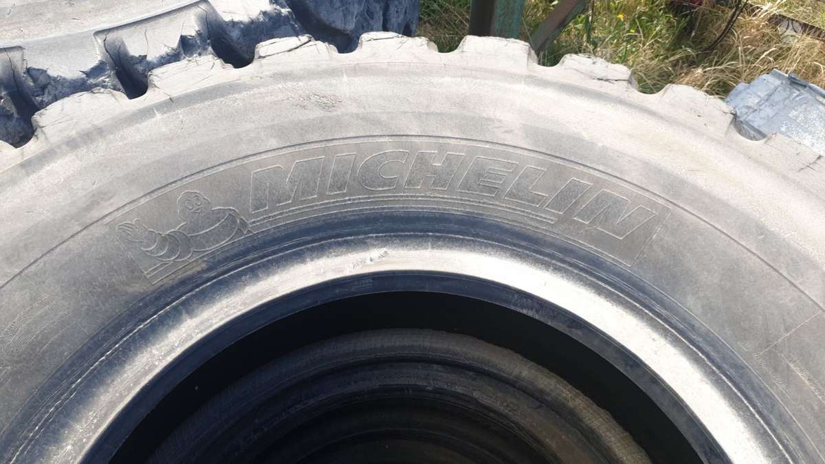 Michelin 27.00 R49