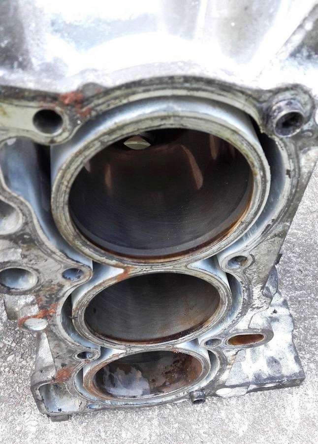 Subaru Tribeca engine block