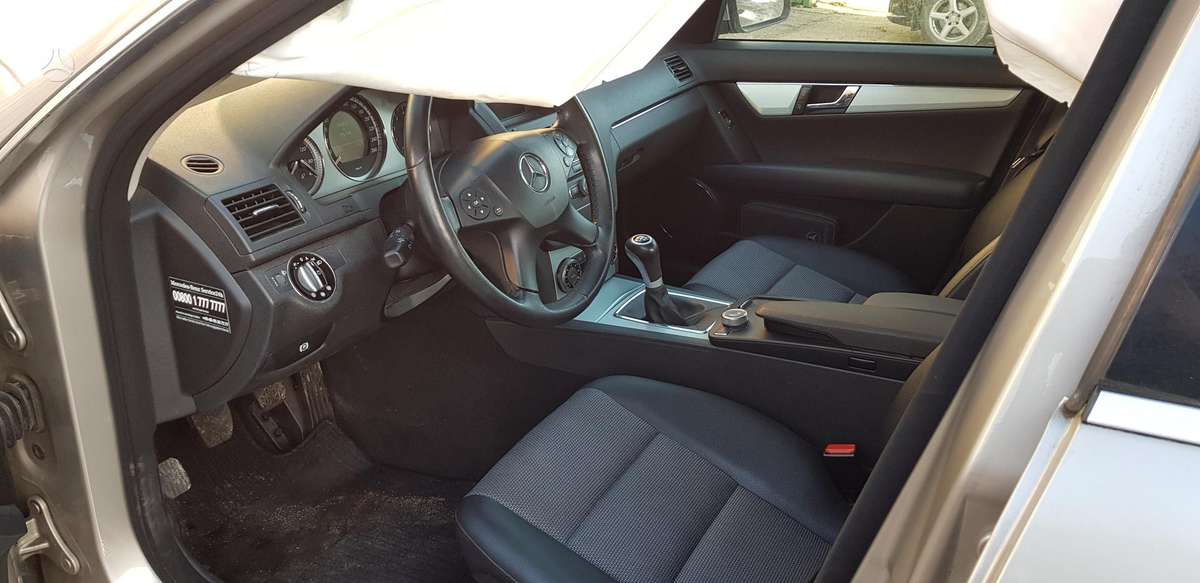 Mercedes-Benz C klasė dalimis