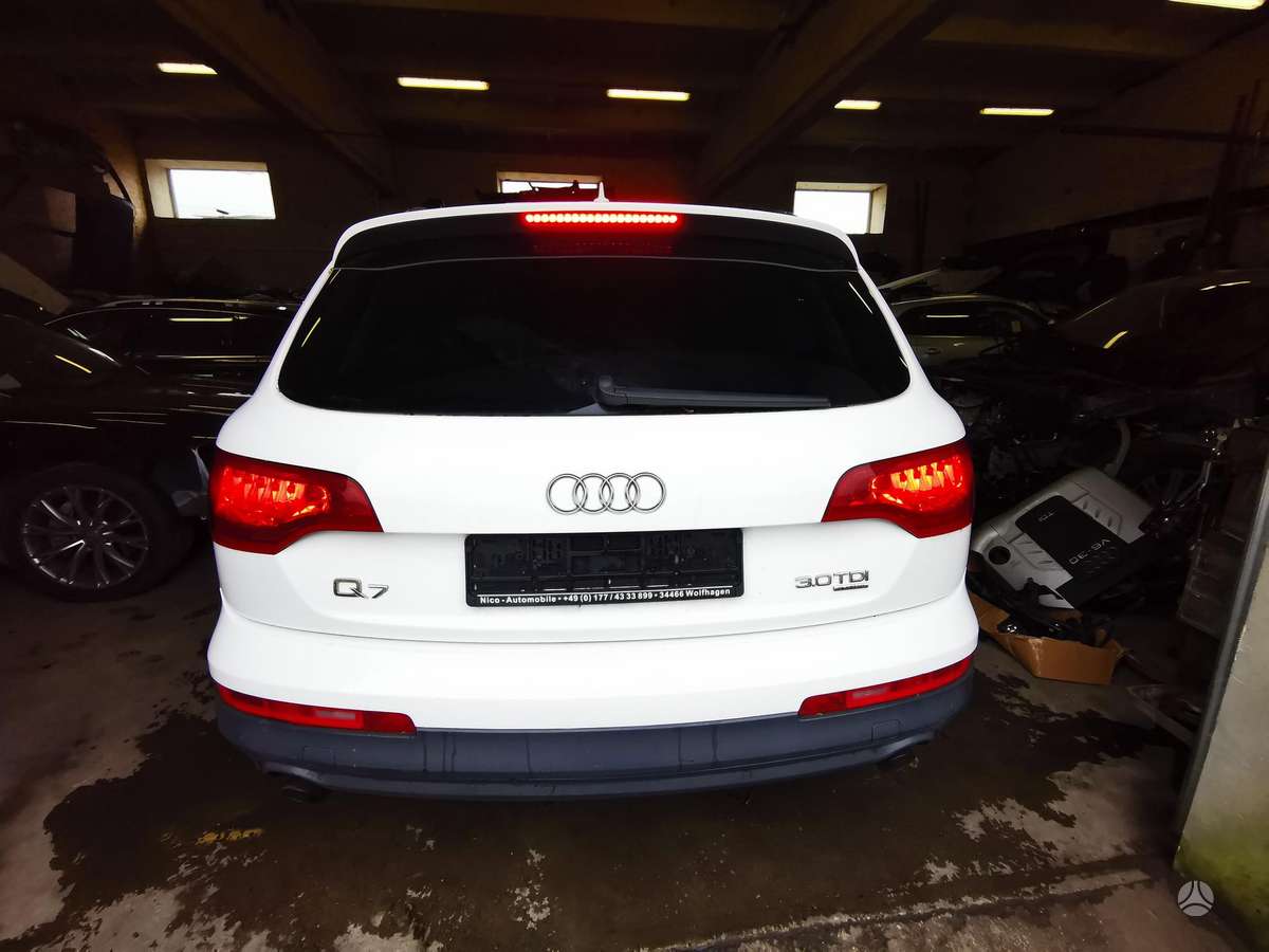 Audi Q7 for parts