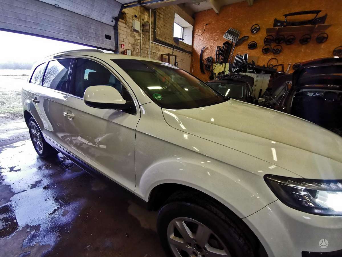 Audi Q7 for parts