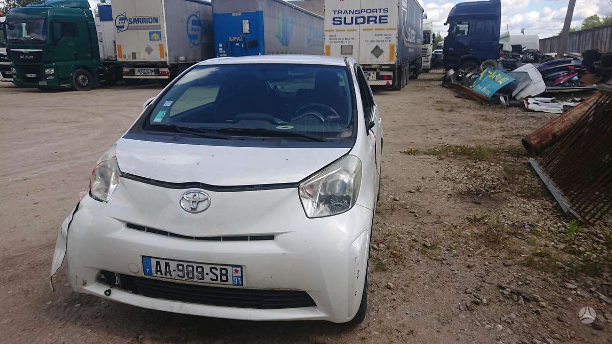 Toyota iQ dalimis