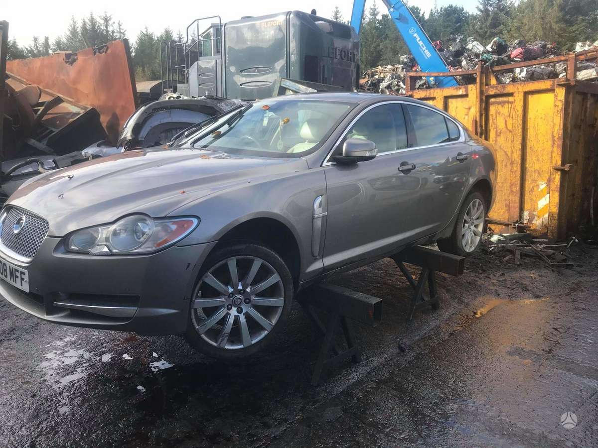 Jaguar XF по частям