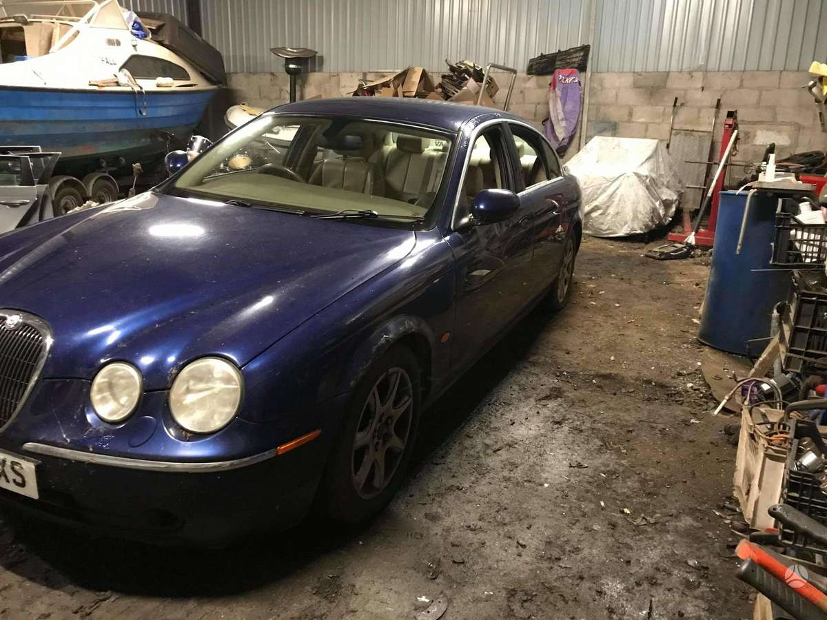 Jaguar S-Type по частям