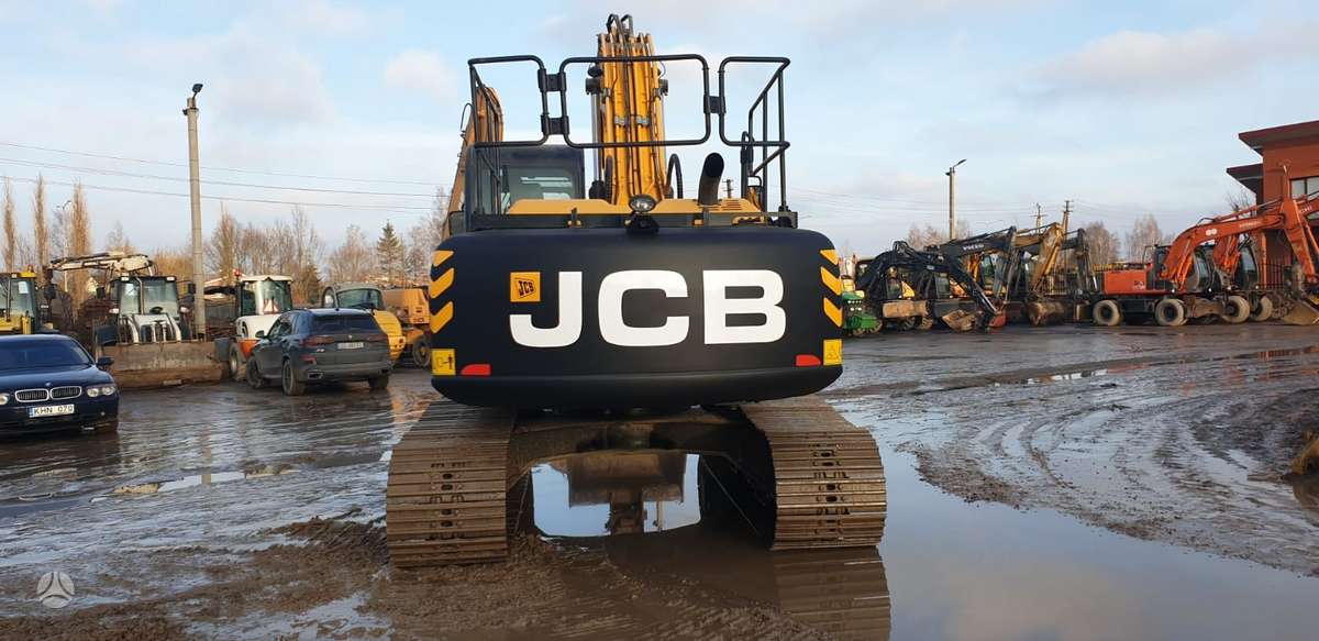 JCB JS220LC, excavator