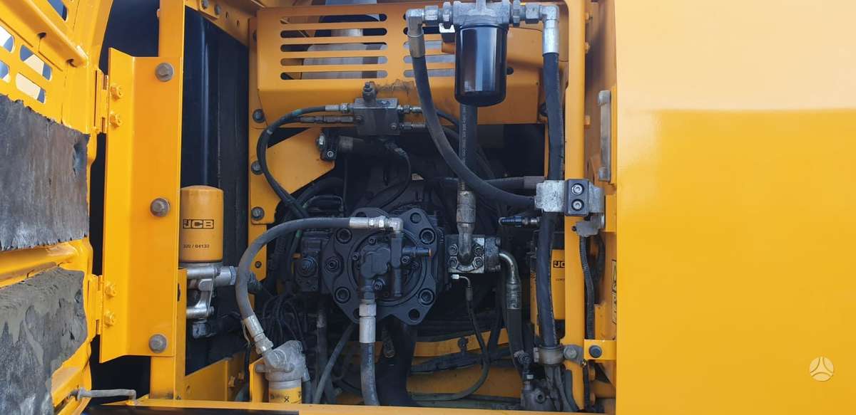 JCB JS220LC, excavator